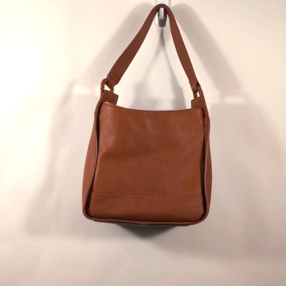 Express Elegant Tan Leather Shoulder Bag